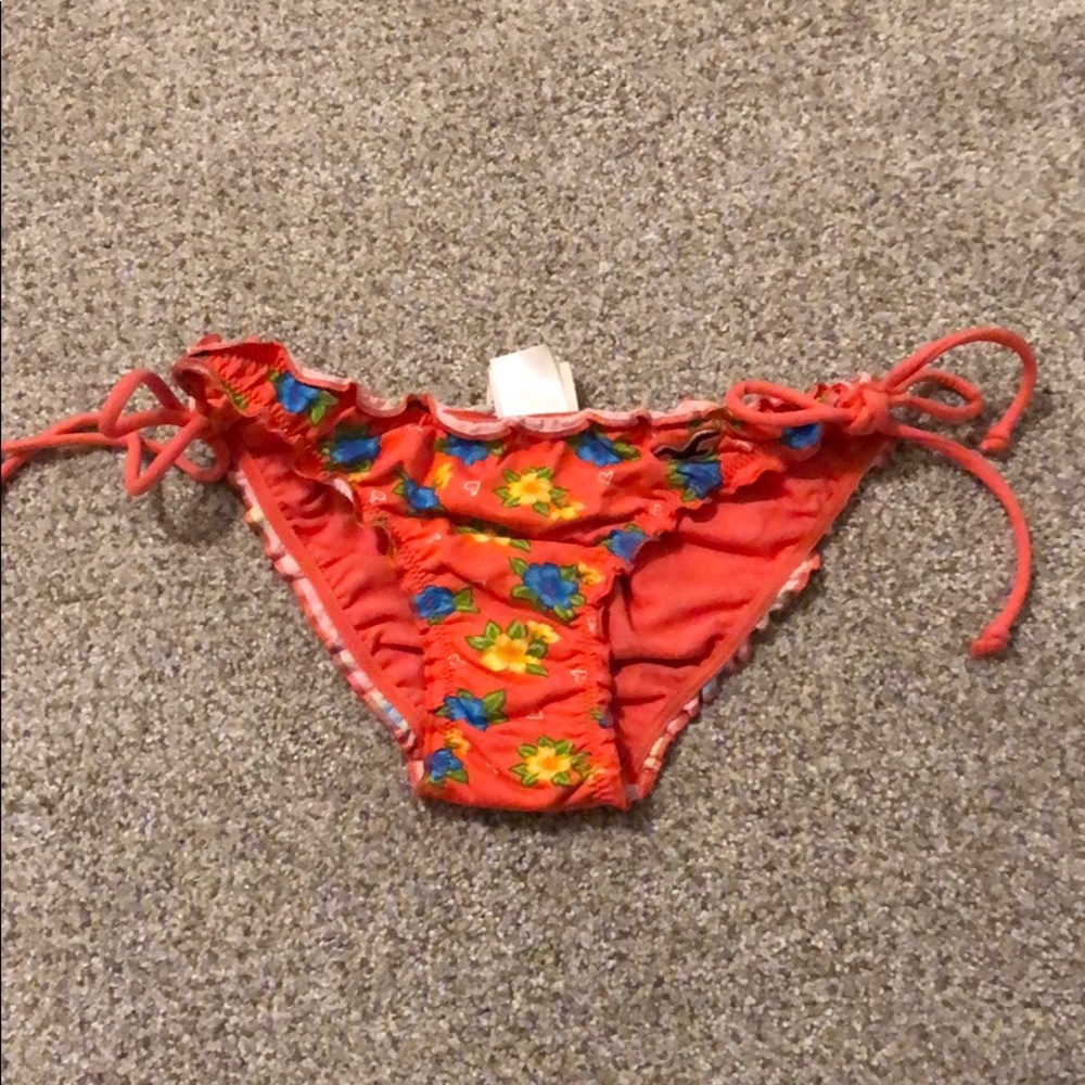 Coral bikini bottom